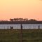 laguna con atardecer