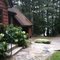 1398, 10 Muskoka Road сottage тропинка к озеру Mary Lake от коттеджа