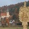 Heufurt bei Fladungen Marterl und Ortskirche