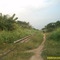 Rail et chenin parallèle en direction de la gare