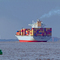 Containerfachter auf der Elbe