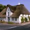 Reetgedecktes Friesenhaus in Oevenum auf Föhr.
