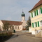 Katholische Pfarrkirche mit Pfarrhaus