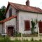Ancienne ligne Verneuil-La Loupe (la maison du garde-barrières)
