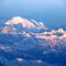 Le massif du Mont Blanc vu d'avion à l'aube
