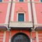 palazzo del podestà di casalbuttano.  se invece delle taparelle ci fossero delle gelosie sarebbe molto meglio.