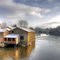Vieux moulin sur la Vienne à proximité du pont Notre Dame à Saint Junien