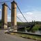 Dezelfde smalle brug over de Lot bij Touzac van opzij (Trudi)