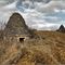 ARCHIGNAC [24] : Deux cabane voisines en plein champ. -2009-