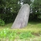  F.22 Saint-Samson-sur-Rance. Menhir incliné de La Tremblais.