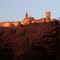 Il borgo di Nazzano ( PV ) si veste di rosso in un quasi tramonto d'inverno
