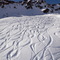 Skispuren im Schnee
