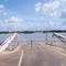 BALSA QUE FAZ A TRAVESIA ENTRE OS ESTADO DO PARÁ E TOCANTINS, PRÓXIMO A CIDADE DE ARAGUATINS-TO.