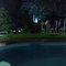 Anoitecer na beira da piscina