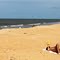 Lendo na Praia