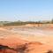 Extração de argila. As argilas fazem parte da constituição mineralógica de partículas físicas dos solos, junto com as partículas silte e areia. No solo essas partículas estão intimamente misturadas. Para podermos quantificar o teor de argila, silte e areia de um solo, devemos proceder a separação dessas partículas. A separação da argila que constitui os solos se dá pelo processo de dispersão, mais conhecido por dispersão de argilas.