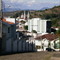 Ao fundo matriz N.Sra. do Rosário