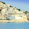 France, la maison des pilotes du Frioul, vue de la mer elle ressemble à un paquebot prêt à surgir