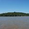 Uma ilha no horizonte.