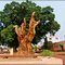 Morre a arvore, nasce a arte - Maracaju - MS Obra do artista  -  ............