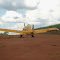Avião agrícola PT-JJH em pista de pouso improvisada na Rodovia Vicinal Itápolis-Tapinas