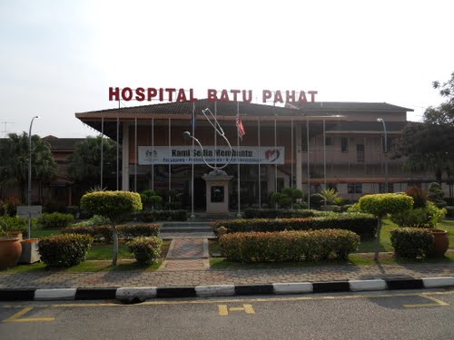 Hospital Batu Pahat 峇株巴辖机场照片廊在panoramio的