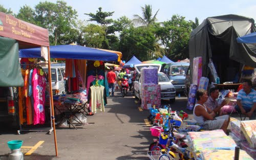 Pasar Pagi Ahad Pekan Salak Sepang